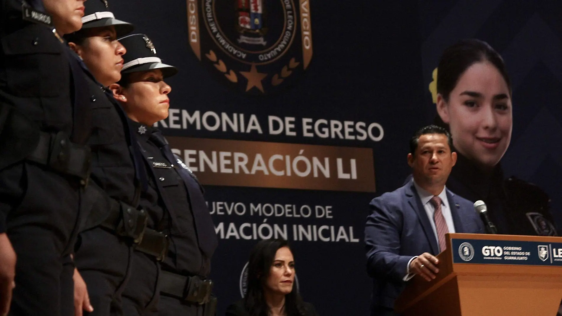 GRADUACIÓN-de-POLICÍAS (2)